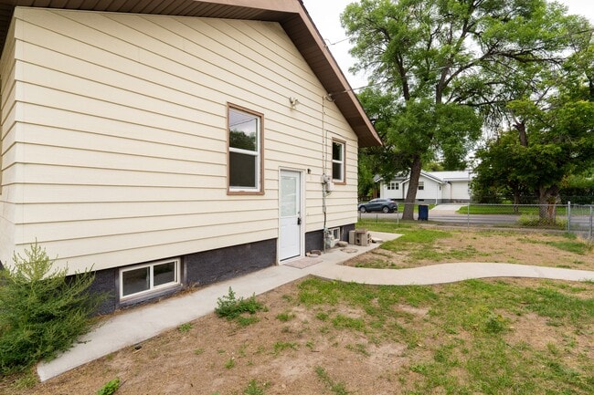 Building Photo - 2526 1st Ave N