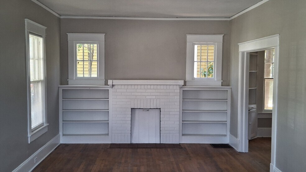 built in shelves in the living room - 607 Guilford Ave