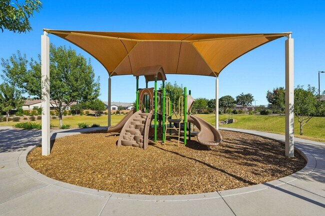 Building Photo - Gated Community Amazing ameneties