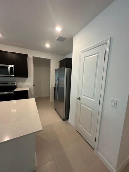 Building Photo - 27865 Solis Grande Dr