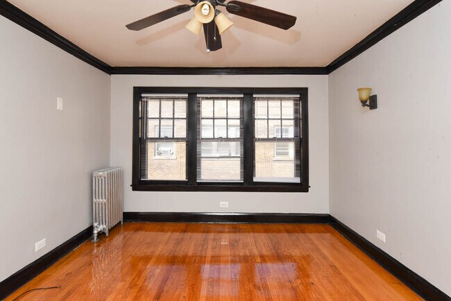 Building Photo - 2977 N Elston Ave