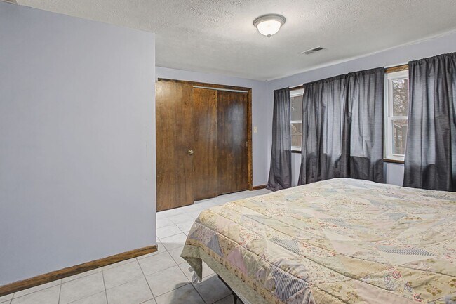 Building Photo - 2817 Arbor Dr