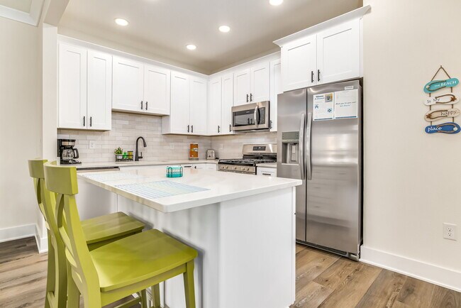 Building Photo - 536 N De Villiers St