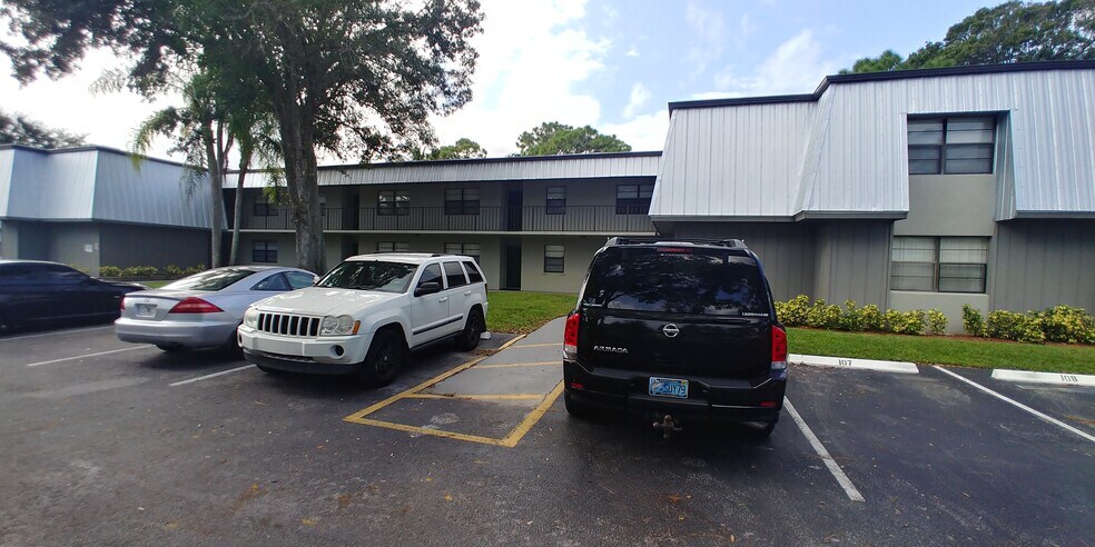 Primary Photo - 2517 S 17th St