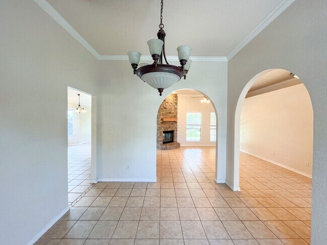 Building Photo - Available NOW!!!! This charming 1 story, 3...