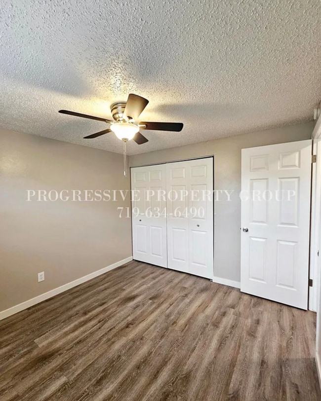 Building Photo - Charming Renovated 2-Bedroom – Includes Utilities | Move In Now – Next Month’s Rent is Waived!