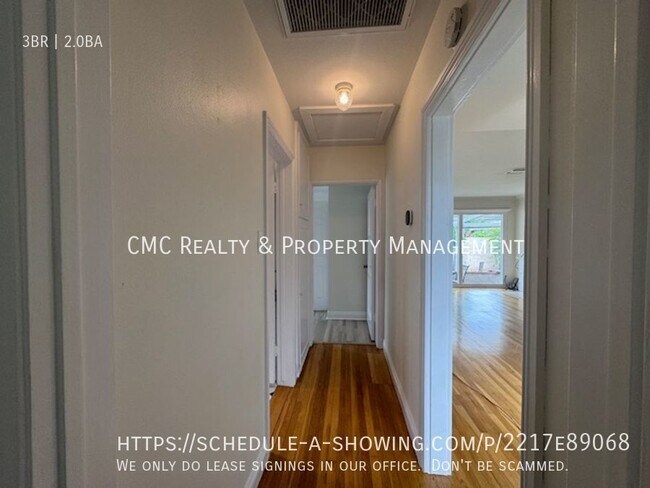 Building Photo - 3 bed & 2 bath home in EAST side Long Beach