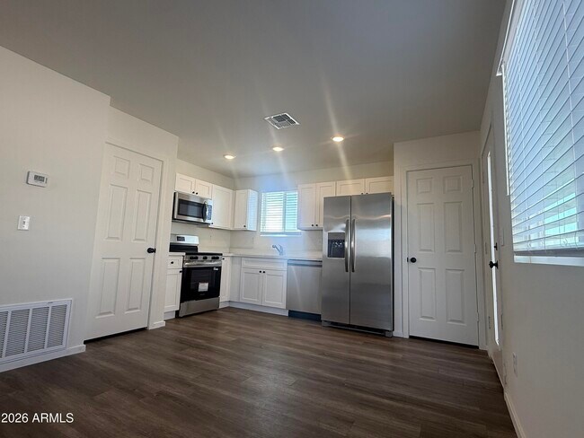 Building Photo - 4037 S 12th St