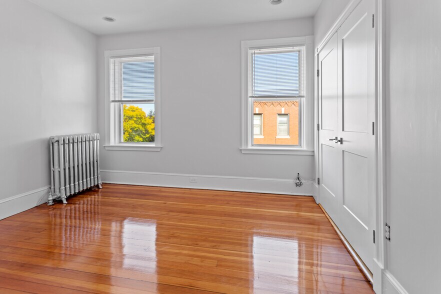 Building Photo - 510 Talbot Ave