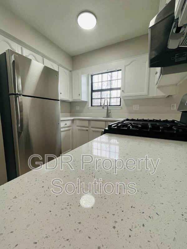 Building Photo - 1116 Coal Ave SW