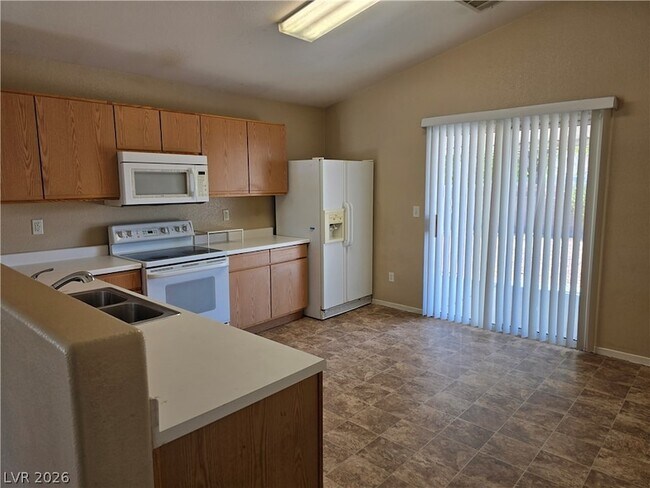 Building Photo - 5525 W Raven Creek Ave