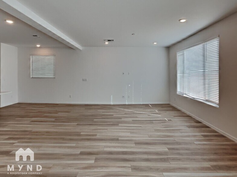 Building Photo - 5755 W Haleh Ave