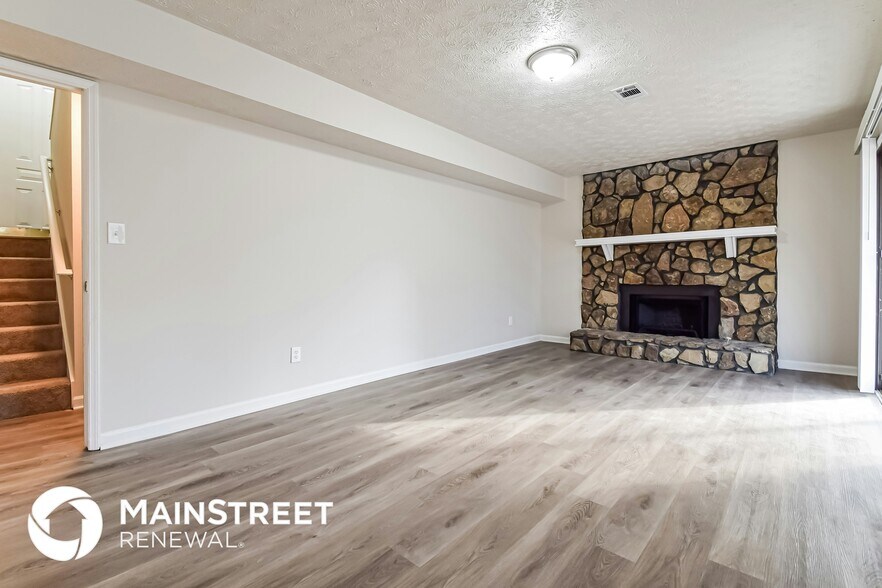 Building Photo - 4457 Woodbank Ln