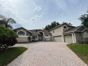 Building Photo - 10008 Canopy Tree Ct