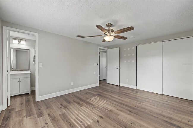 Building Photo - 3106 Acacia St