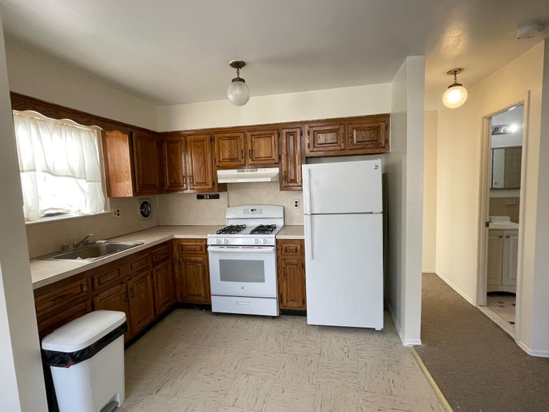 Building Photo - 76-15 166th St