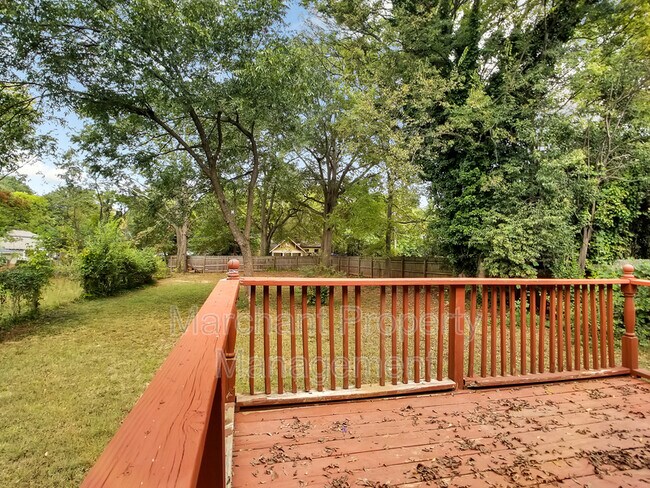 Building Photo - 522 Perry Ave