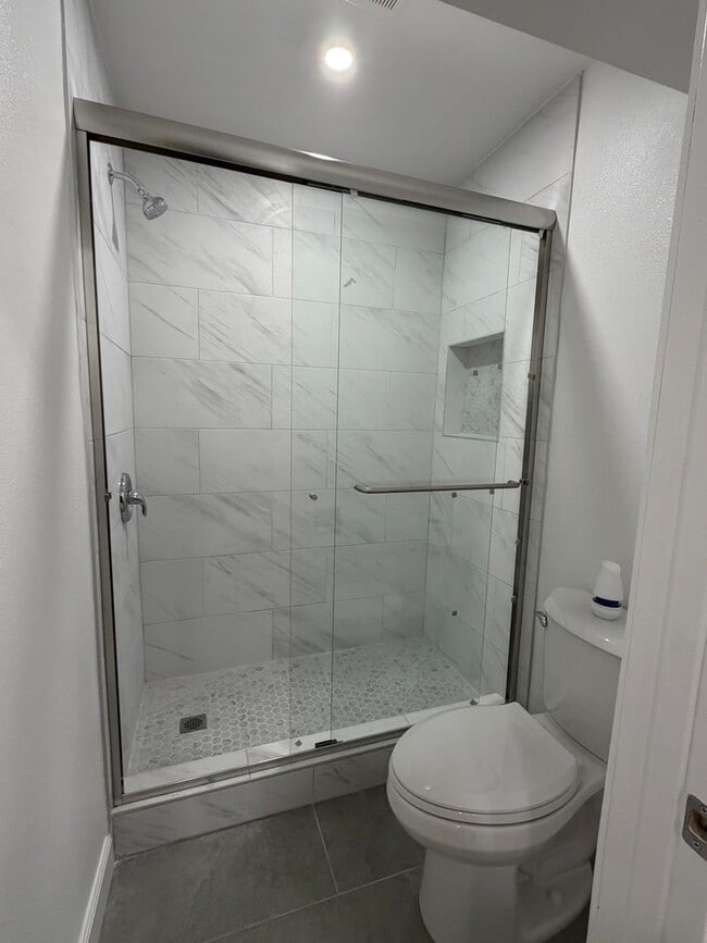 Building Photo - Townhome In Rosemead
