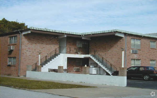 Building Photo - 600 4th St N