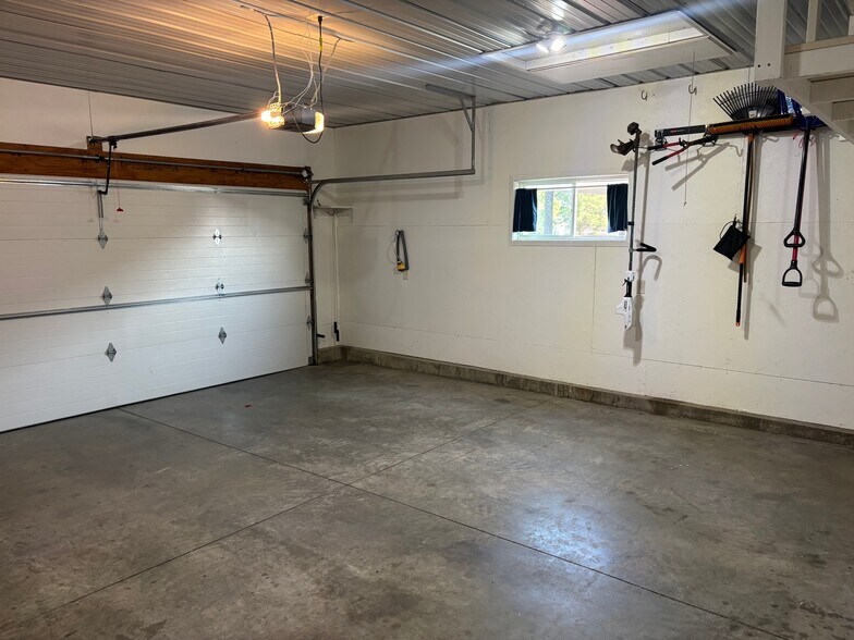 Building Photo - 3306 Champion Dr