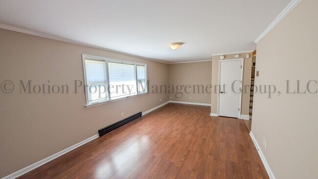 Building Photo - 2400 Lawrence Dr