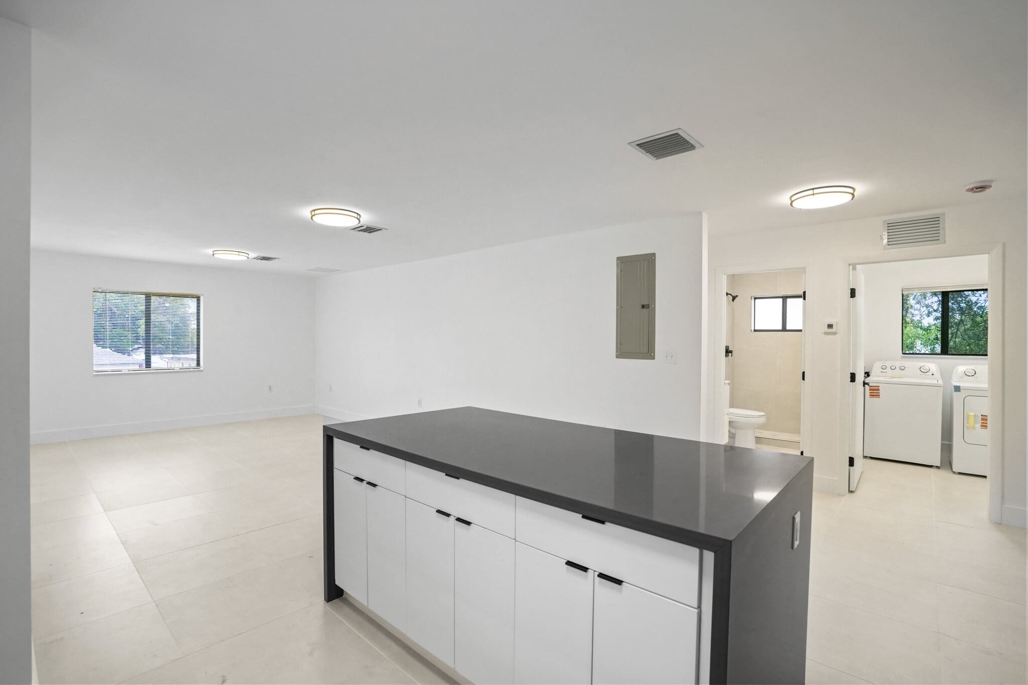 Building Photo - 5823 NW 30th Ave