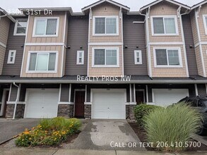 Building Photo - 3305 31st Dr