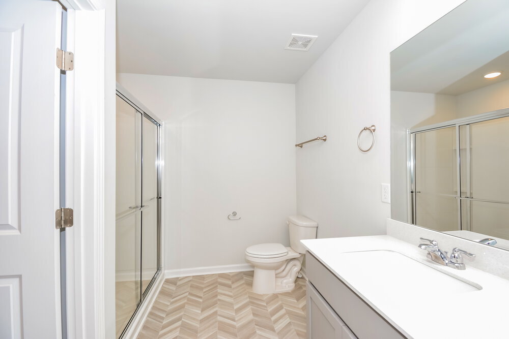 Building Photo - 622 Samuel