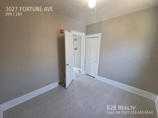 Building Photo - 3027 Fortune Ave