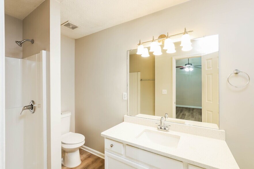 Building Photo - 3054 Aberdeen Way