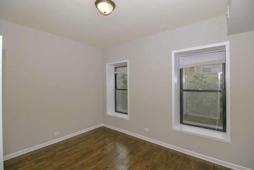 Building Photo - 1311 W Leland Ave