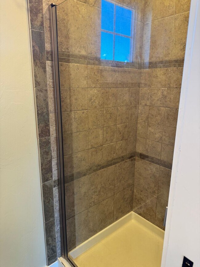 Building Photo - Fantastic home in Central Bozeman ready for move-in