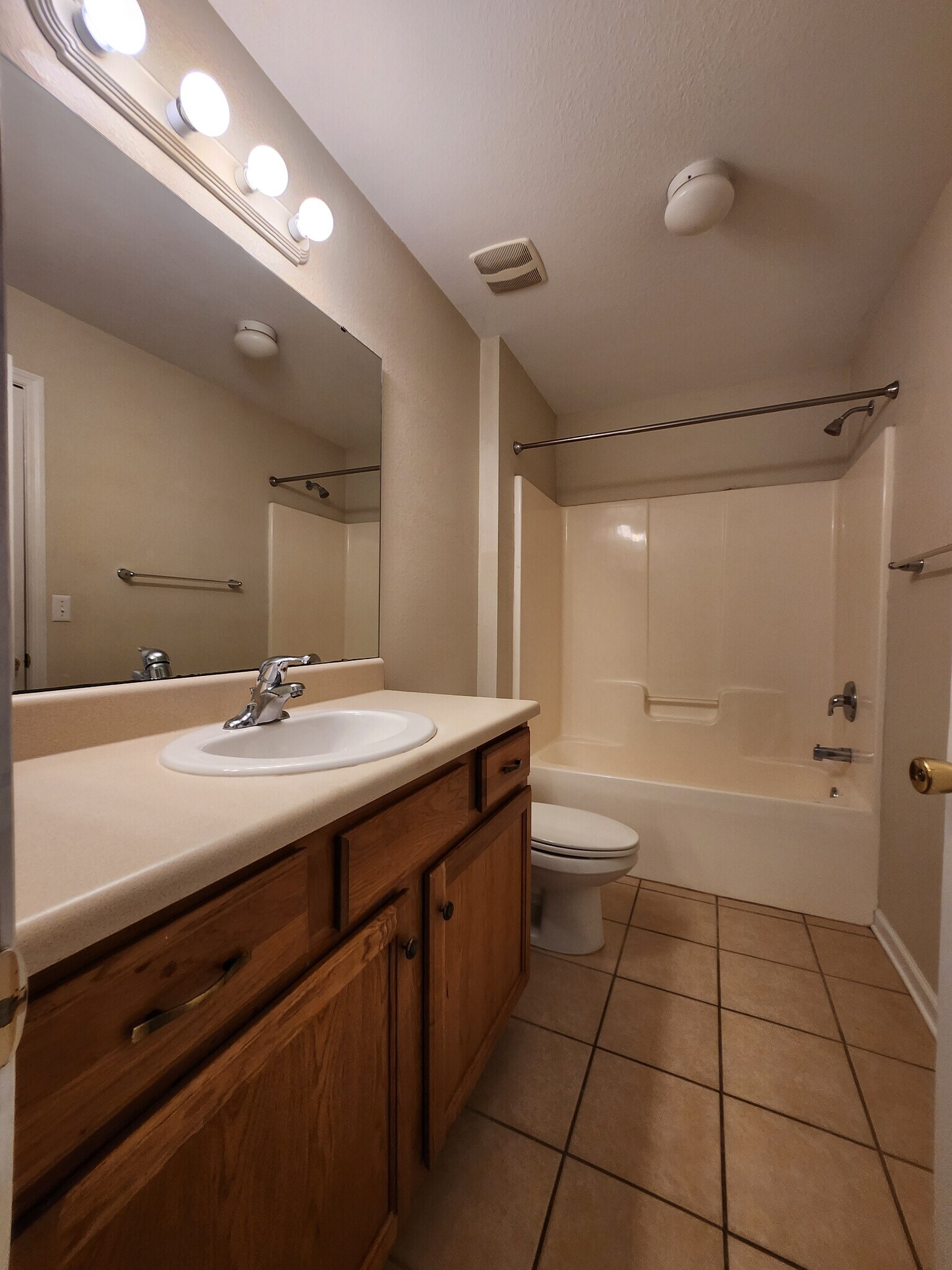 Building Photo - 4434 Gearhart Rd