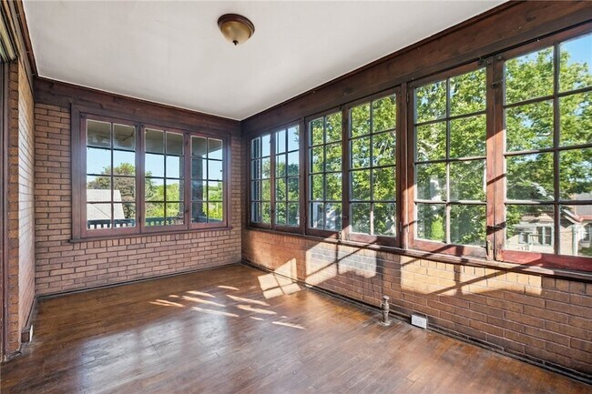 Building Photo - 407 Biddle Ave
