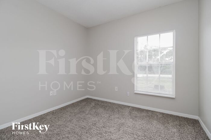 Building Photo - 1205 Schumann Dr