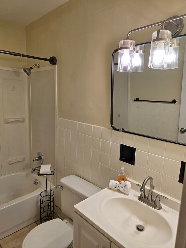 Building Photo - Fairway