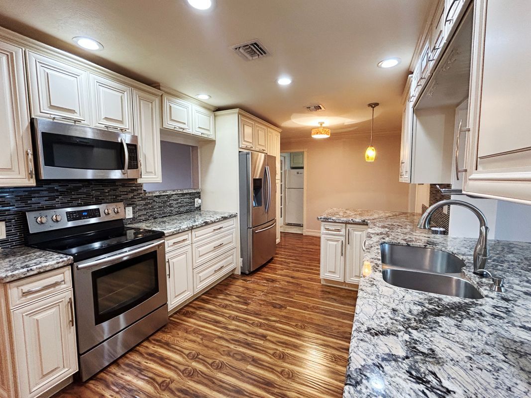 Building Photo - 4945 NW 55th Ct