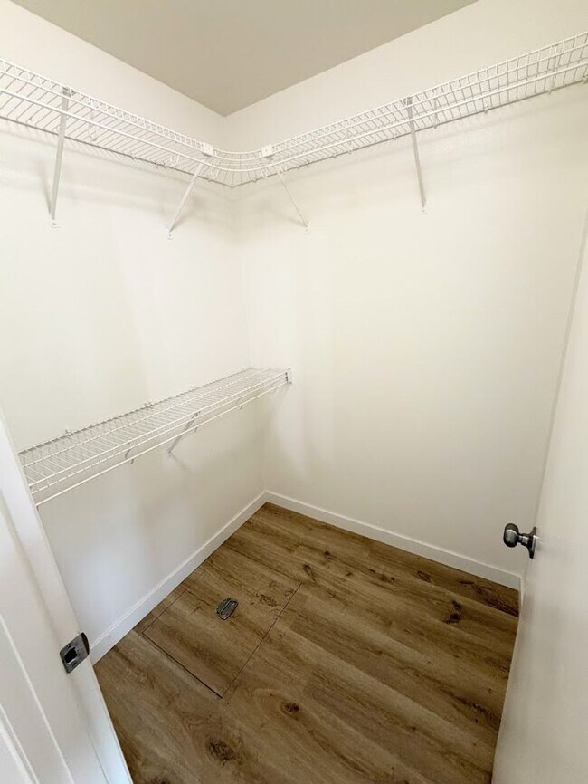 Building Photo - Fontana Duplexes