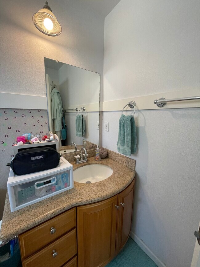 Bathroom 1 - 1410 33rd St