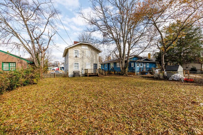 Building Photo - 4 Bedroom in West End