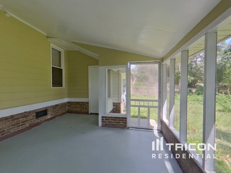 Building Photo - 116 Glenshannon Dr