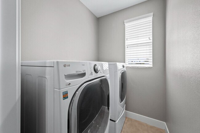 Building Photo - 118 Banano Ln
