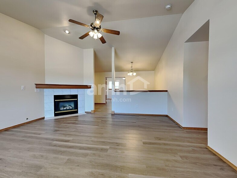 Building Photo - 414 Orting Ave NW