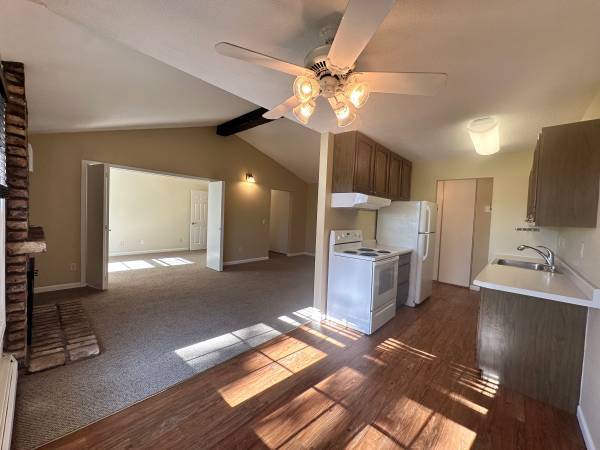 Building Photo - 942 Westbrooke Way