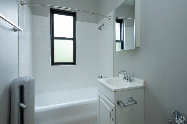 Studio - 290SF - The Victorian Apartments