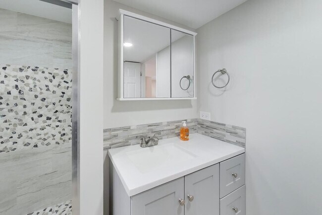 Building Photo - 508 Beechwood Dr