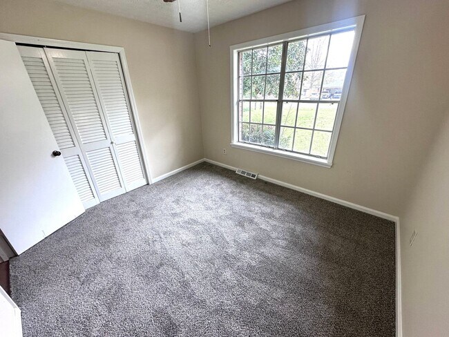 Building Photo - 3 Bedrooms, 2 Bathroom - House in North Rome!
