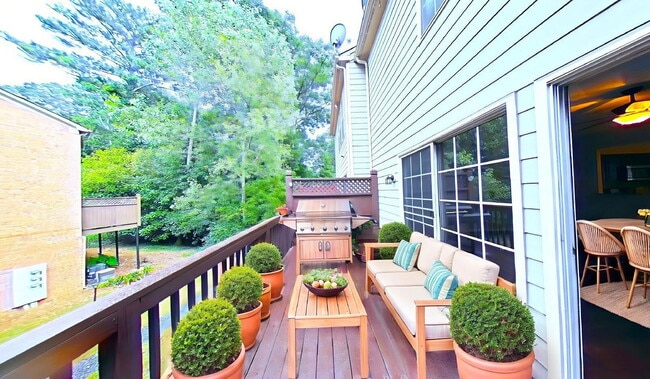 Building Photo - 5149 Manerdale Dr SE