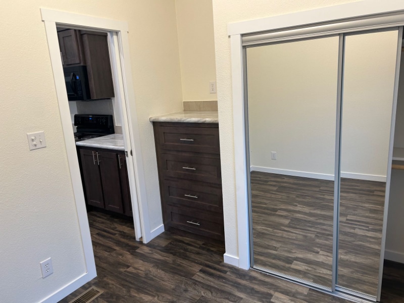 Building Photo - 5215 Crestway Rd