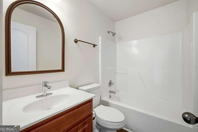 Building Photo - 6425 White Walnut Way